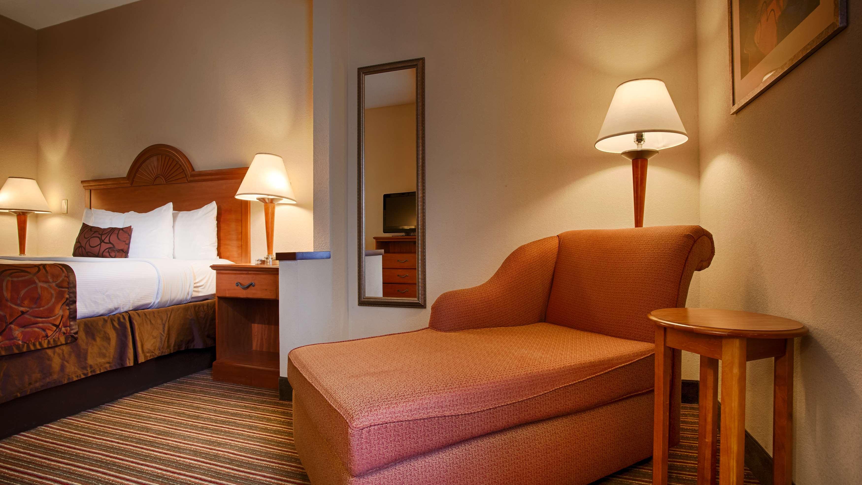 Best Western Plus Edison Inn Гарнер Экстерьер фото